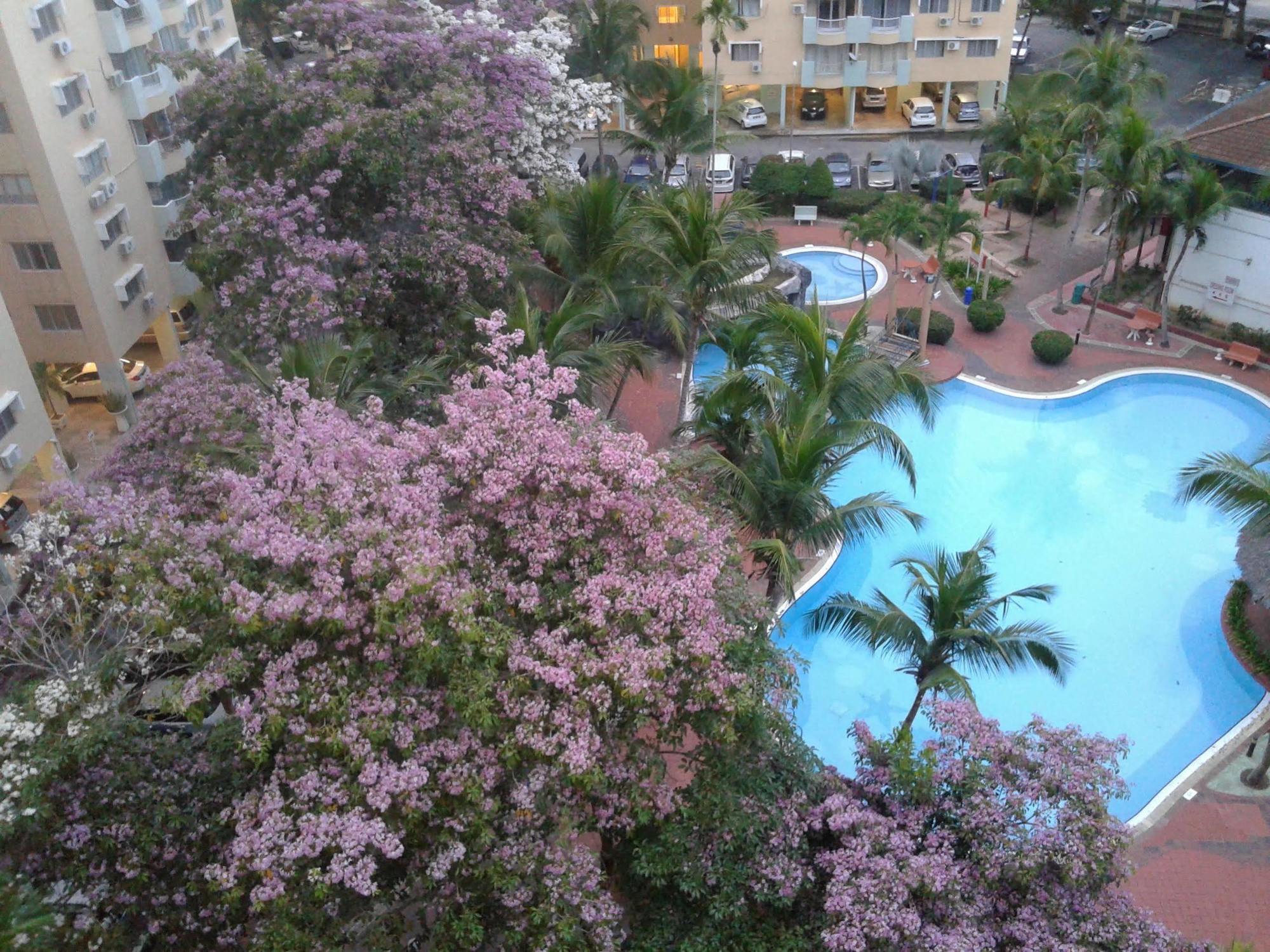 Hotel Garden City Service *